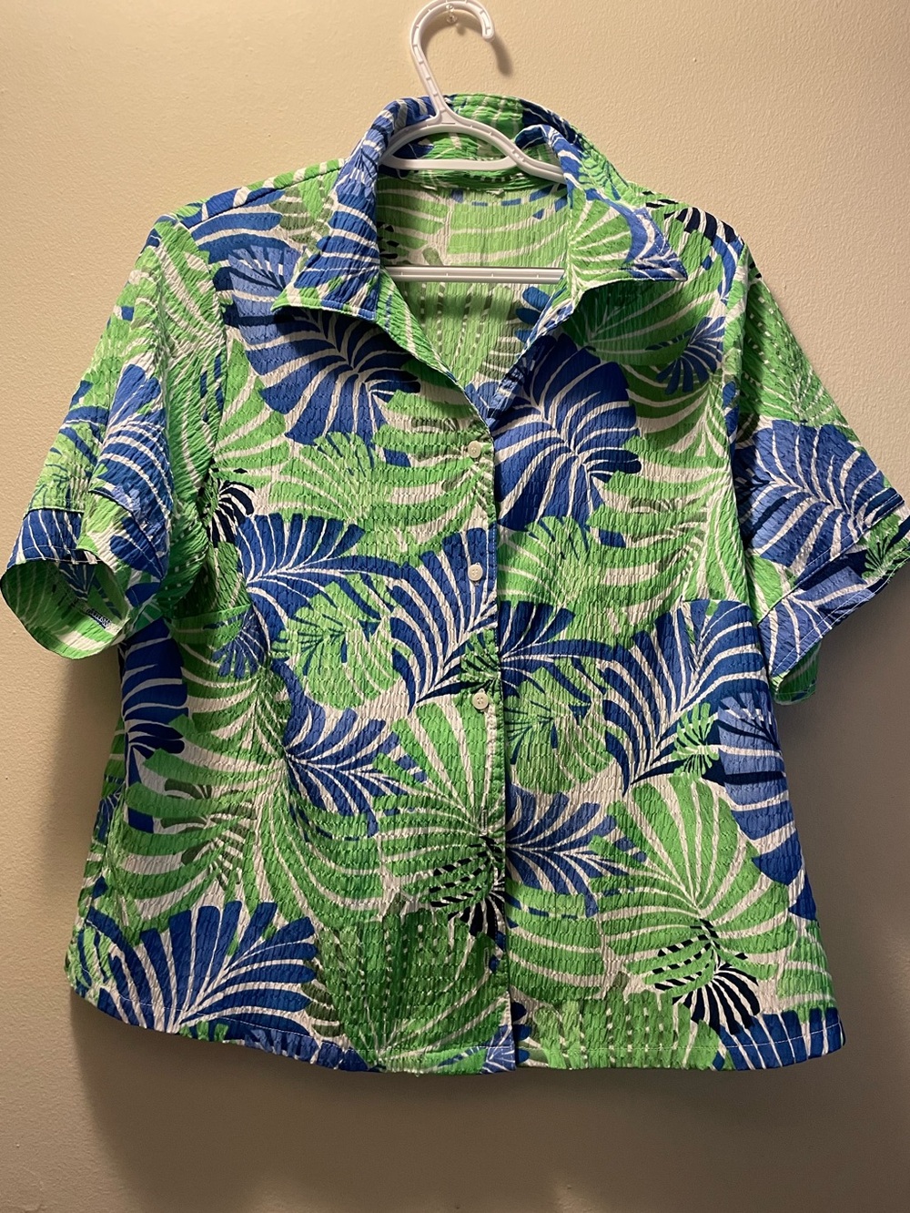 Woman’s XL Green & Blue Tropical Print Button-Up Shirt